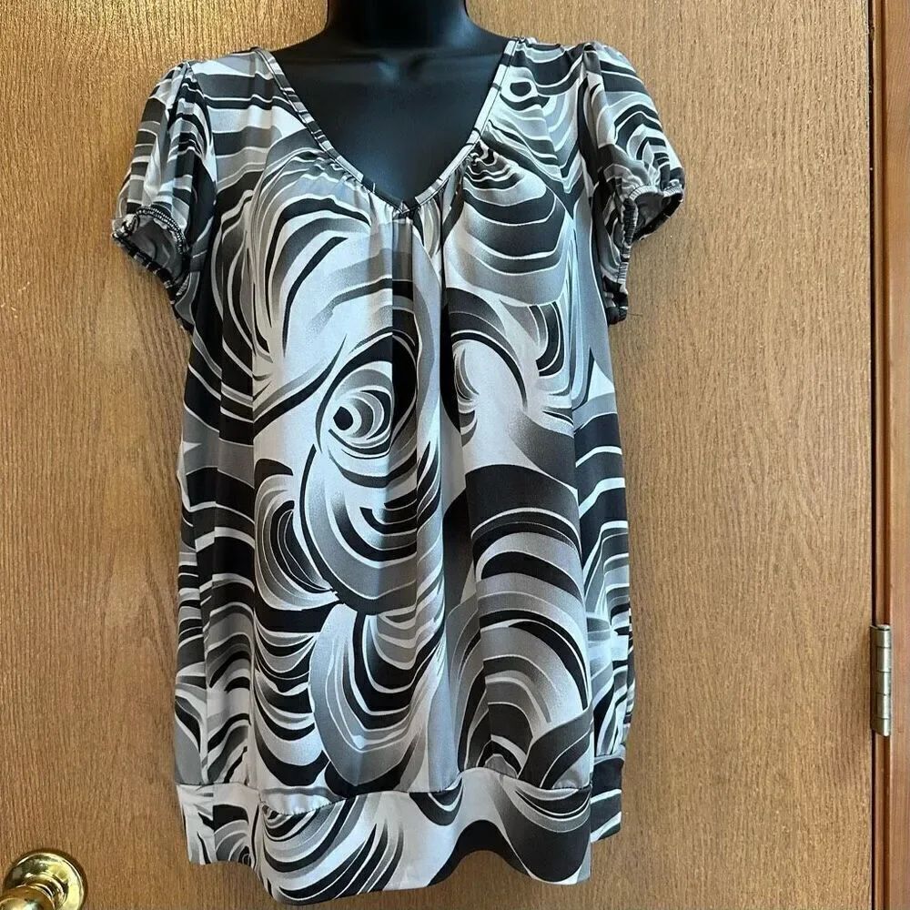 Lily White V-Neck Back, Grey, Women’s White Blouse | Size Medium